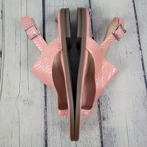 VIONIC | Ella pebble leather dusty pink toe loop ankle strap comfort sandal - Picture 3 of 10